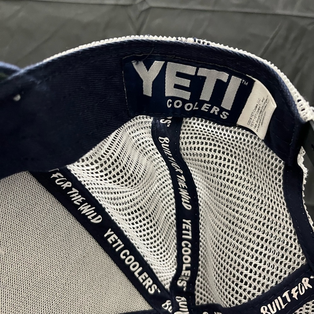 YETI Dark Blue and White trucker hat - Picture 2 of 4